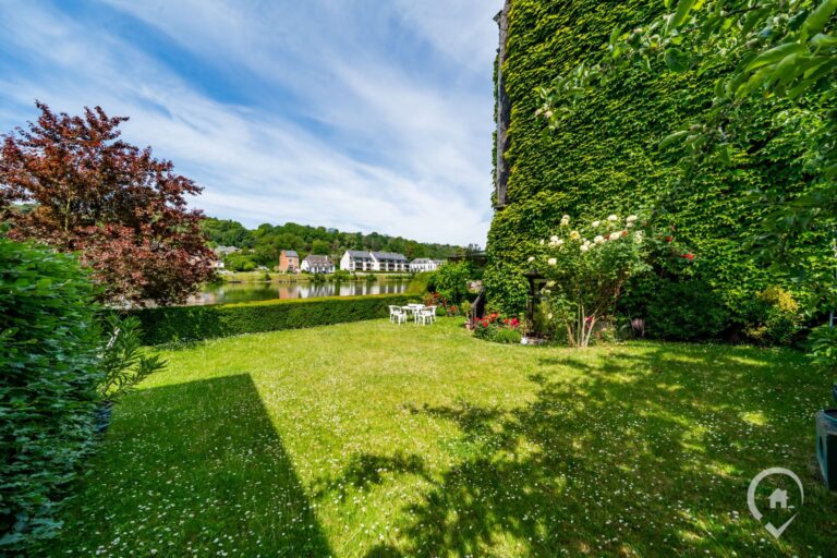 Condrogest - Maison 6 chambres en bord de Meuse à Dinant à vendre