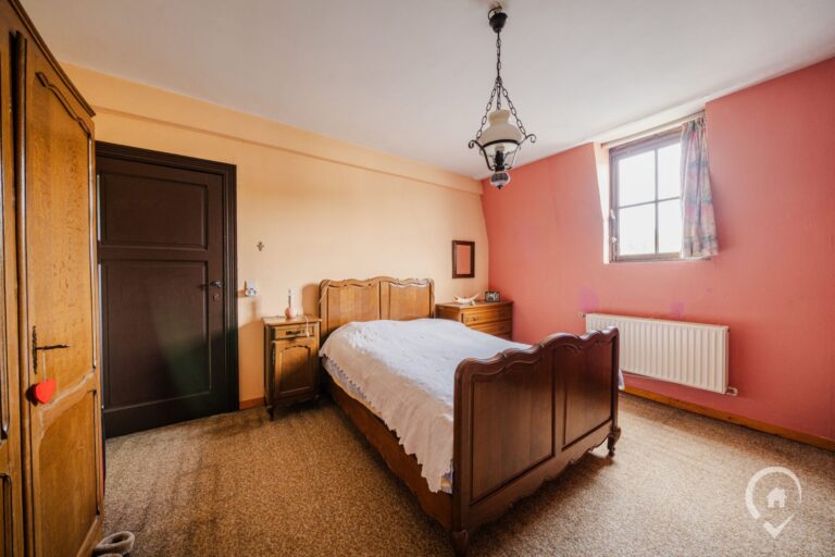 Condrogest - Maison 6 chambres en bord de Meuse à Dinant à vendre