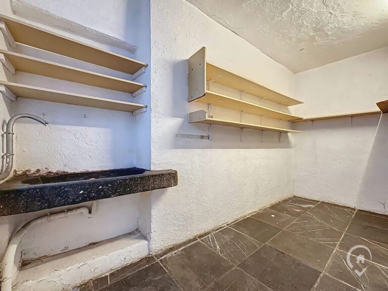 Condrogest - Bien exceptionnel dans le centre de Marche à vendre