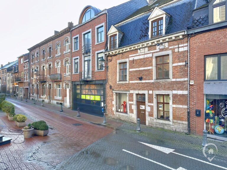Condrogest - Bien exceptionnel dans le centre de Marche à vendre