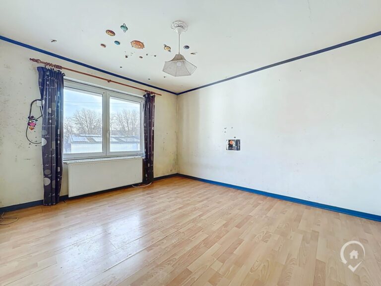 Condrogest - VENDU - Maison avec jardin à rénover à vendre à Forrières