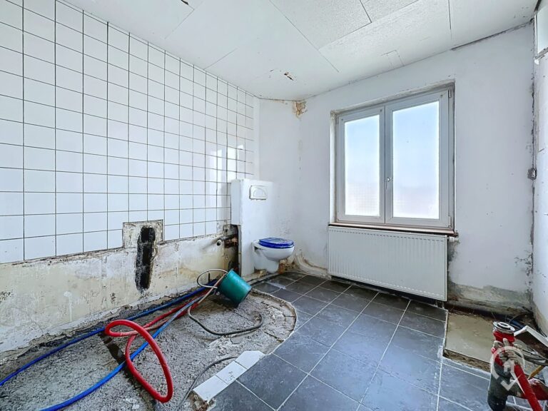 Condrogest - VENDU - Maison avec jardin à rénover à vendre à Forrières