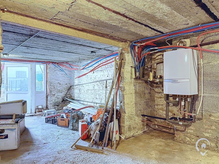 Condrogest - VENDU - Maison avec jardin à rénover à vendre à Forrières