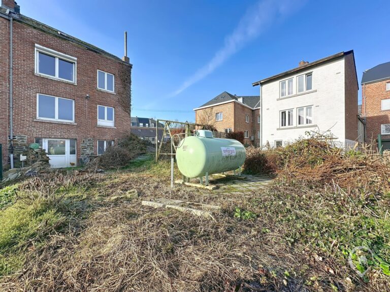 Condrogest - VENDU - Maison avec jardin à rénover à vendre à Forrières