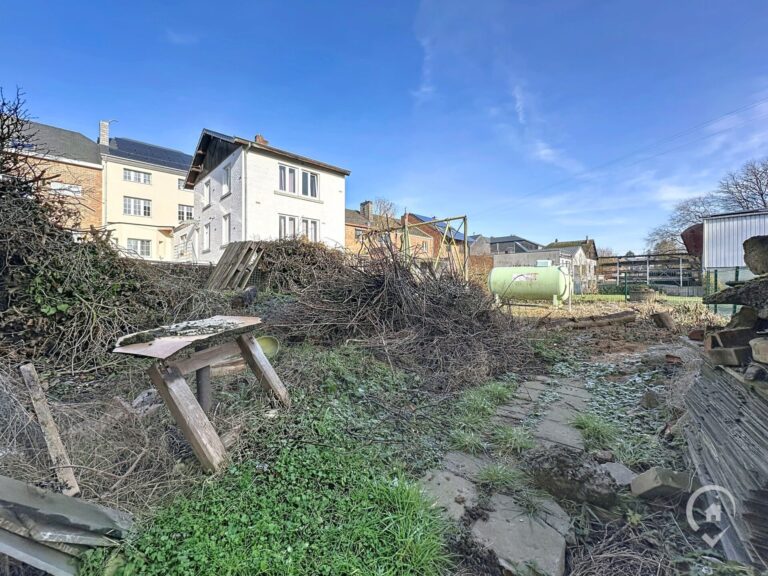 Condrogest - VENDU - Maison avec jardin à rénover à vendre à Forrières