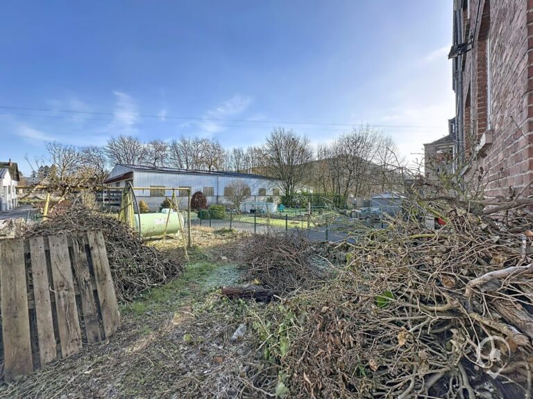 Condrogest - VENDU - Maison avec jardin à rénover à vendre à Forrières
