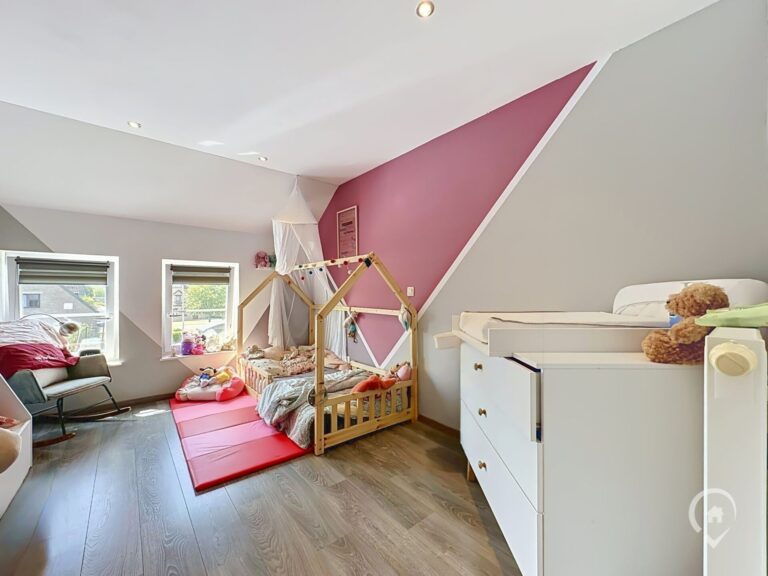 Condrogest - SOUS OPTION !!! Superbe villa récente 3 chambres à vendre à Aye
