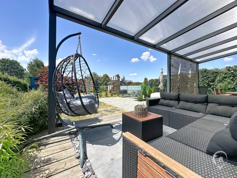 Condrogest - SOUS OPTION !!! Superbe villa récente 3 chambres à vendre à Aye