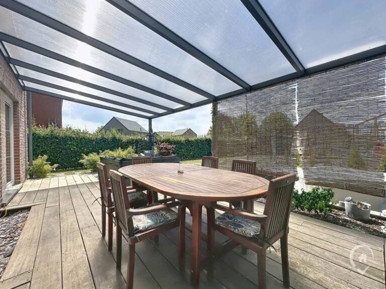 Condrogest - SOUS OPTION !!! Superbe villa récente 3 chambres à vendre à Aye