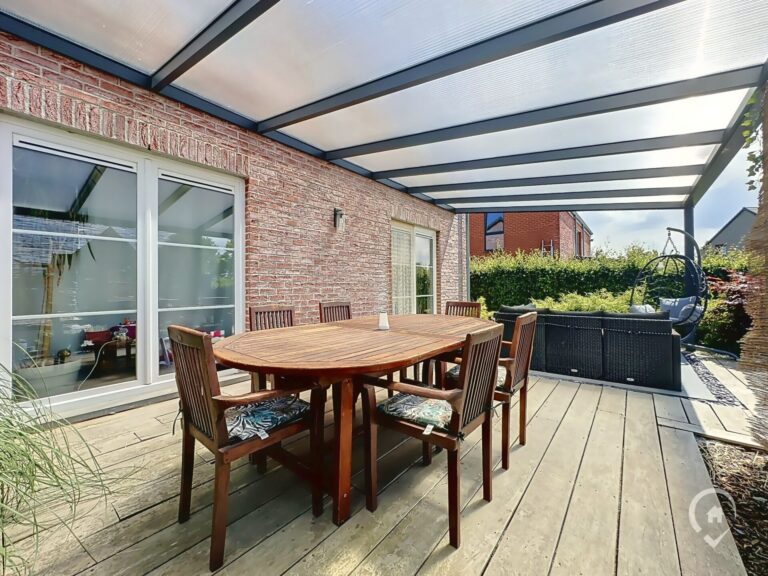 Condrogest - SOUS OPTION !!! Superbe villa récente 3 chambres à vendre à Aye