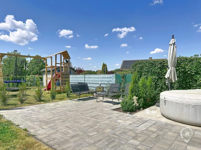 Condrogest - SOUS OPTION !!! Superbe villa récente 3 chambres à vendre à Aye