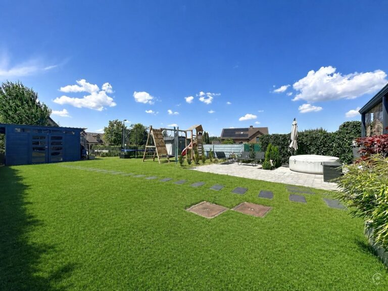 Condrogest - SOUS OPTION !!! Superbe villa récente 3 chambres à vendre à Aye