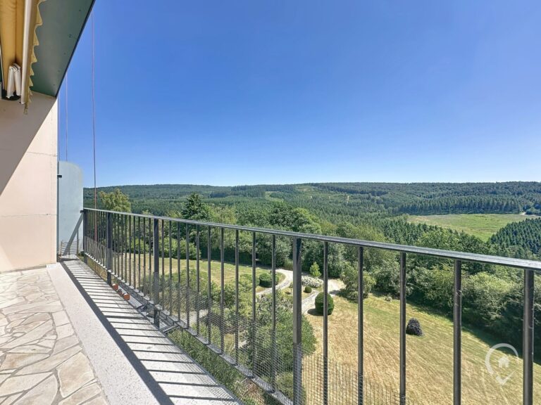 Condrogest - Studio avec cave, garage, balcon et une superbe vue
