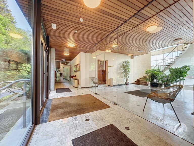Condrogest - Studio avec cave, garage, balcon et une superbe vue