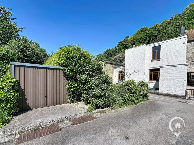 Condrogest - Maison de ville 4 chambres à vendre au cœur d’Yvoir