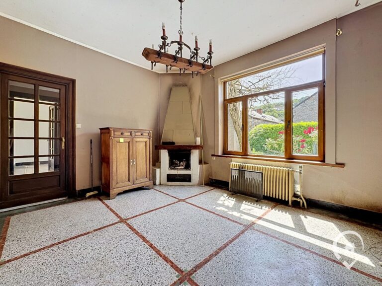 Condrogest - Maison de ville 4 chambres à vendre au cœur d’Yvoir