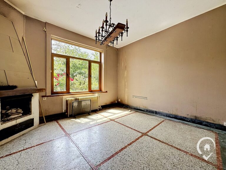 Condrogest - Maison de ville 4 chambres à vendre au cœur d’Yvoir