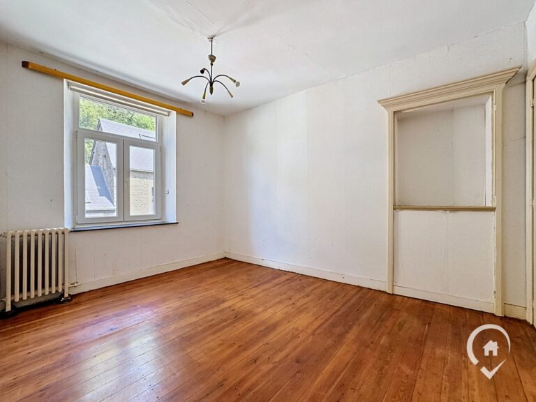 Condrogest - Maison de ville 4 chambres à vendre au cœur d’Yvoir