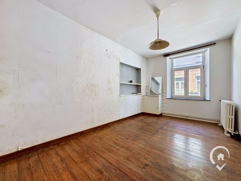 Condrogest - Maison de ville 4 chambres à vendre au cœur d’Yvoir