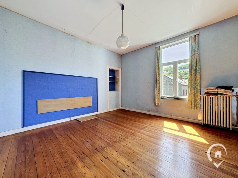Condrogest - Maison de ville 4 chambres à vendre au cœur d’Yvoir