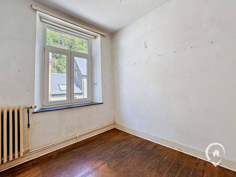 Condrogest - Maison de ville 4 chambres à vendre au cœur d’Yvoir