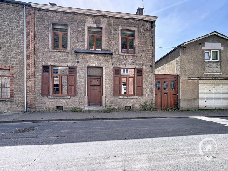 Condrogest - Maison de ville 4 chambres à vendre au cœur d’Yvoir