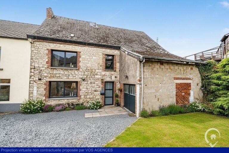 Condrogest - Maison en pierre rénovée avec dépendances à Heer