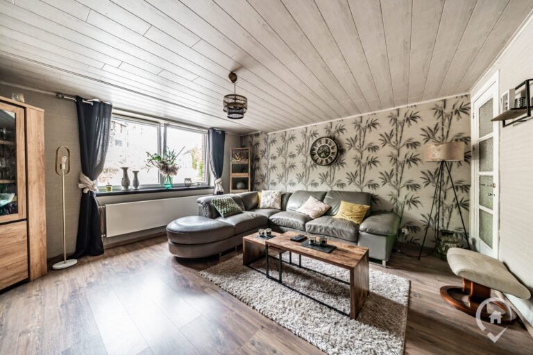 Condrogest - Maison en pierre rénovée avec dépendances à Heer