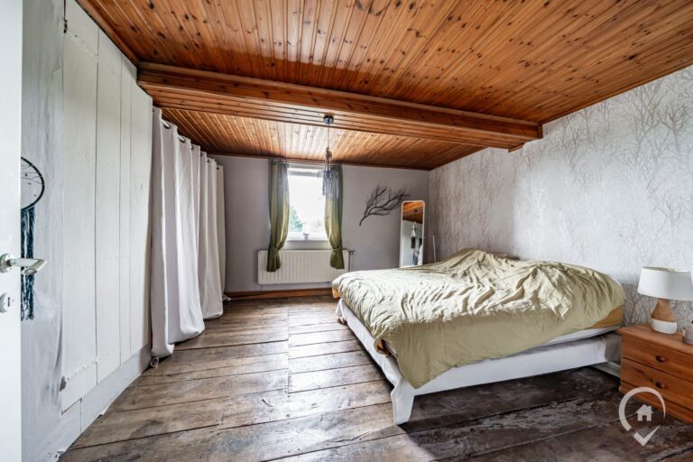Condrogest - Maison en pierre rénovée avec dépendances à Heer