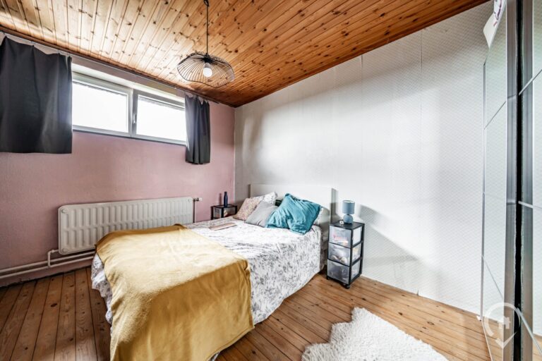 Condrogest - Maison en pierre rénovée avec dépendances à Heer