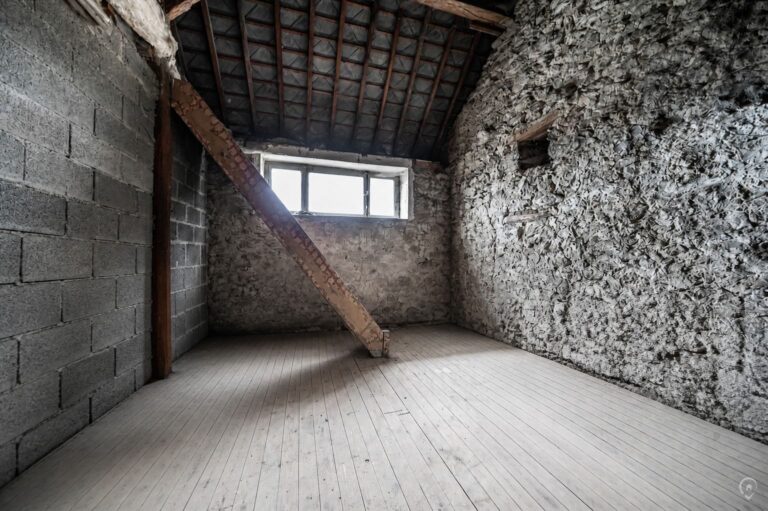 Condrogest - Maison en pierre rénovée avec dépendances à Heer