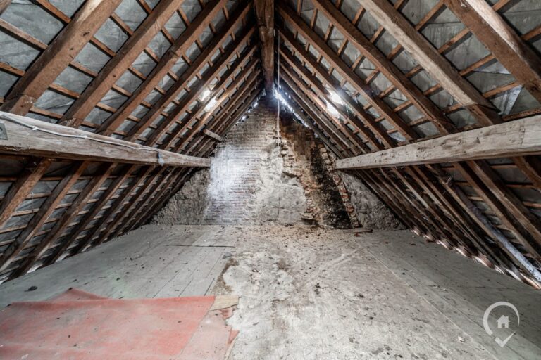 Condrogest - Maison en pierre rénovée avec dépendances à Heer