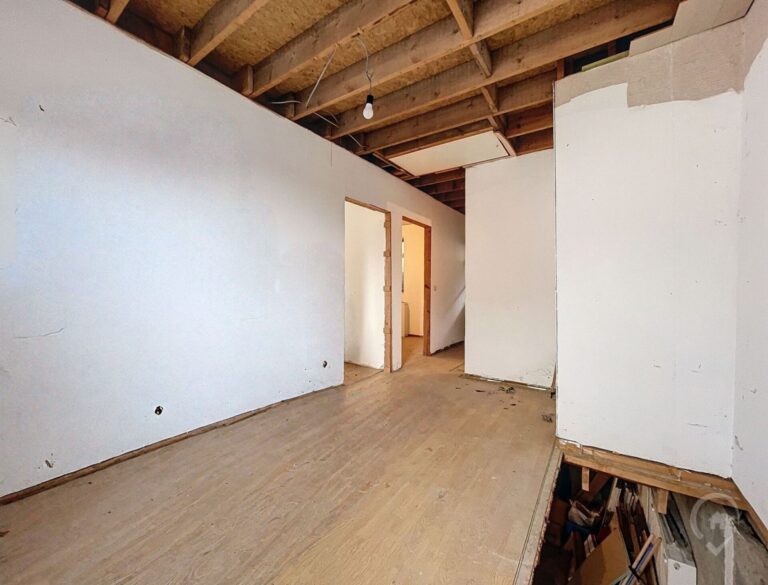 Condrogest - Maison 2 chambres à rénover à Falmignoul