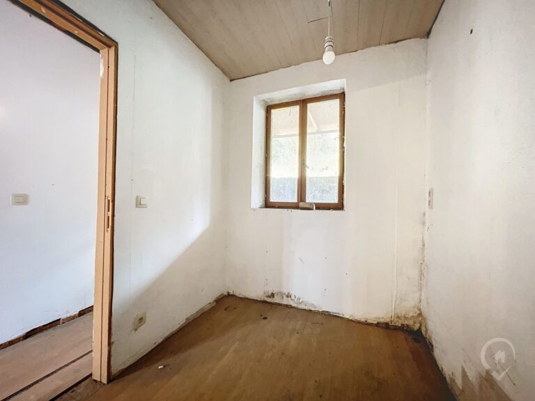 Condrogest - Maison 2 chambres à rénover à Falmignoul