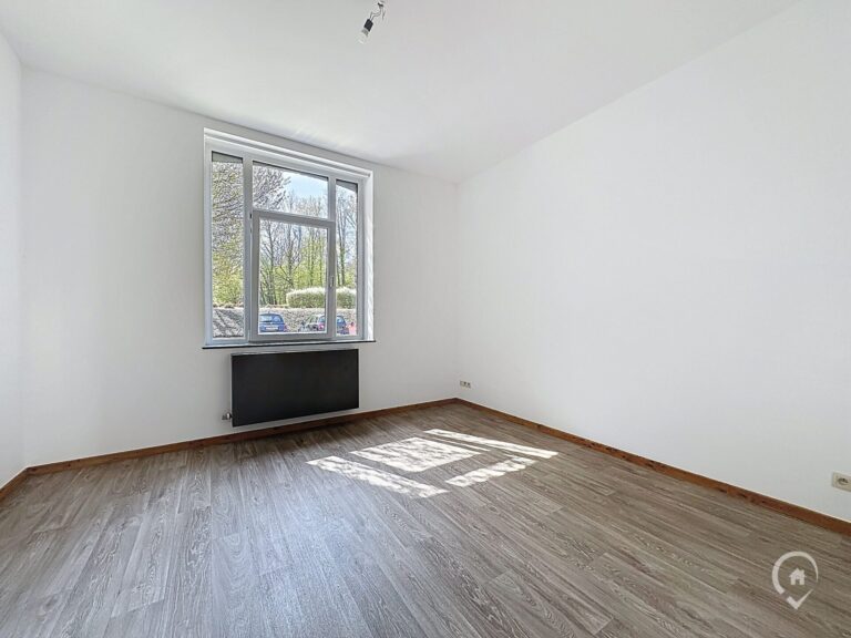 Condrogest - VENDU!! Appartement 2 chambres à vendre à Ciney, avec jardin commun