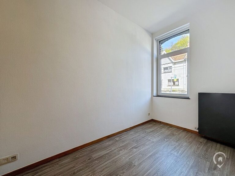 Condrogest - VENDU!! Appartement 2 chambres à vendre à Ciney, avec jardin commun