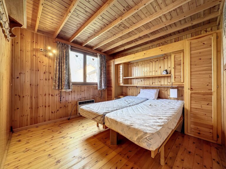 Condrogest - SOUS OPTION - Superbe chalet avec permis pour location touristique