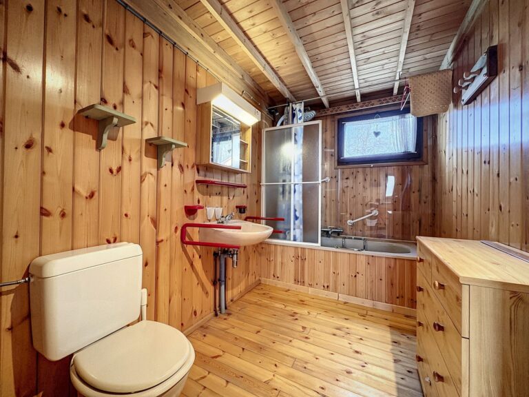 Condrogest - SOUS OPTION - Superbe chalet avec permis pour location touristique