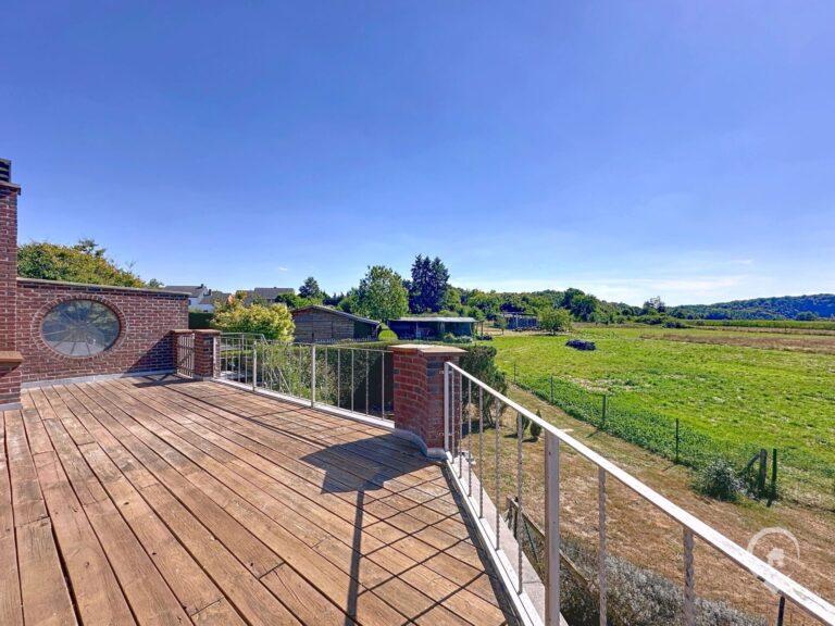Condrogest - Duplex avec vue sur la campagne, garage et jardin à vendre