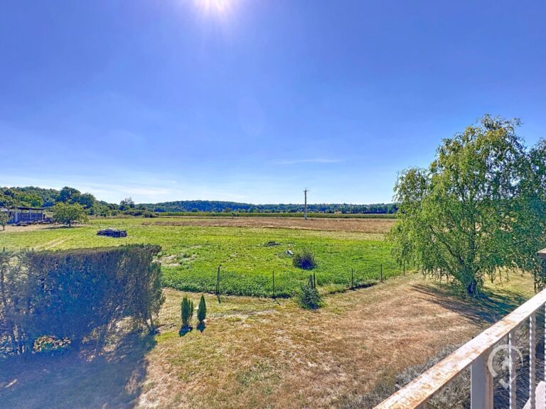 Condrogest - Duplex avec vue sur la campagne, garage et jardin à vendre