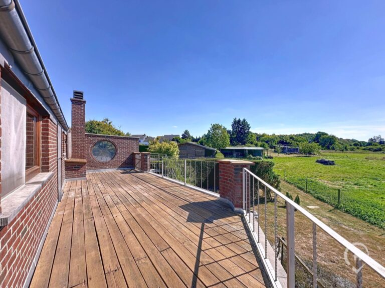 Condrogest - Duplex avec vue sur la campagne, garage et jardin à vendre