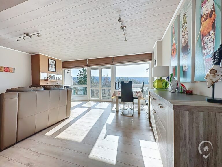 Condrogest - VENDU !!! Appartement rénové à vendre à Nassogne, vue sur la nature