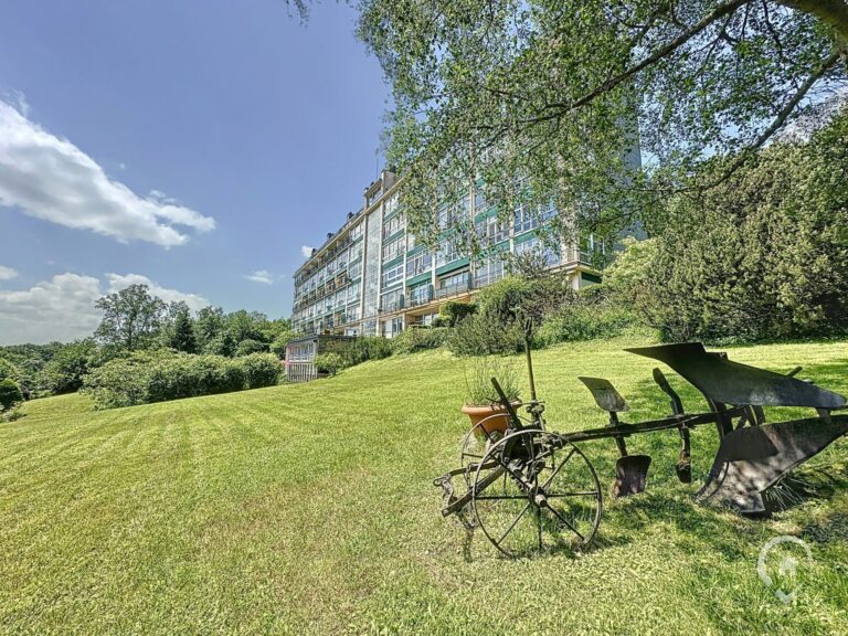 Condrogest - VENDU !!! Appartement rénové à vendre à Nassogne, vue sur la nature