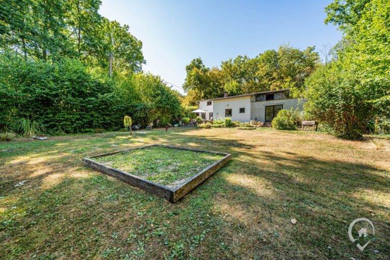Condrogest - Maison 4 façades à vendre au cœur des bois à Waulsort
