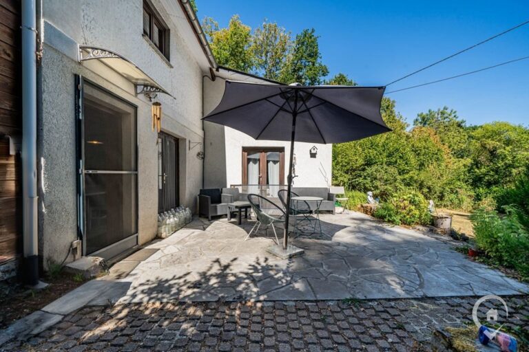Condrogest - Maison 4 façades à vendre au cœur des bois à Waulsort
