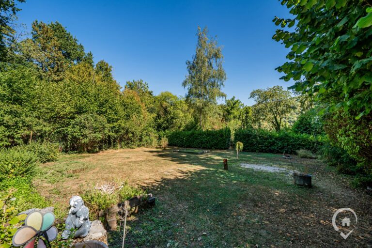 Condrogest - Maison 4 façades à vendre au cœur des bois à Waulsort