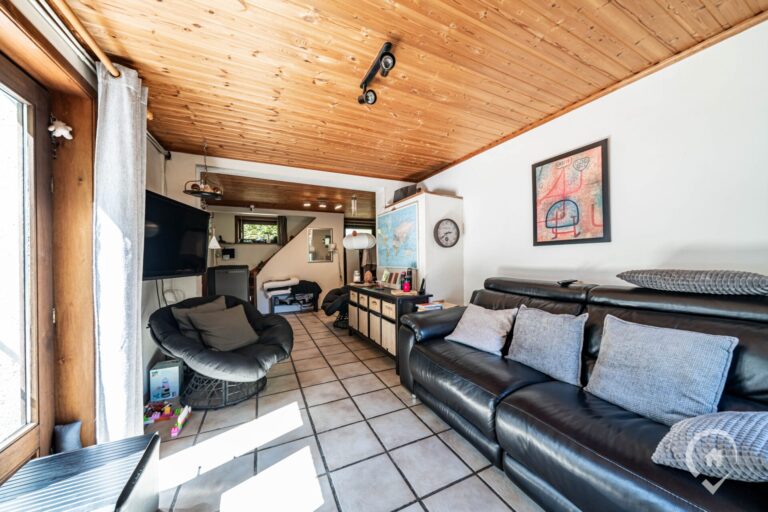 Condrogest - Maison 4 façades à vendre au cœur des bois à Waulsort