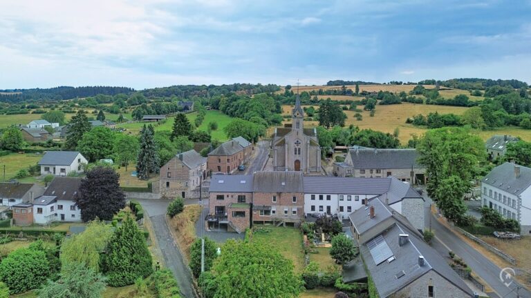 Condrogest - Maison avec fort potentiel – 3 chambres, jardin et nombreuses possibilités | Vos Agences