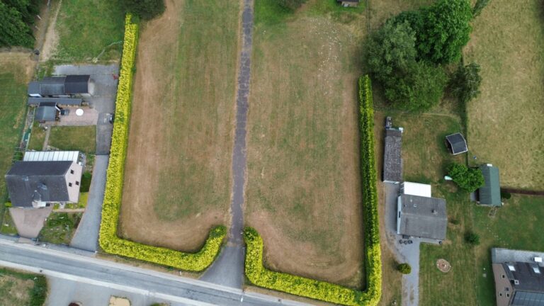 Condrogest - Superbe terrain 4 980m² avec plus de 60m de façade à Ronzon