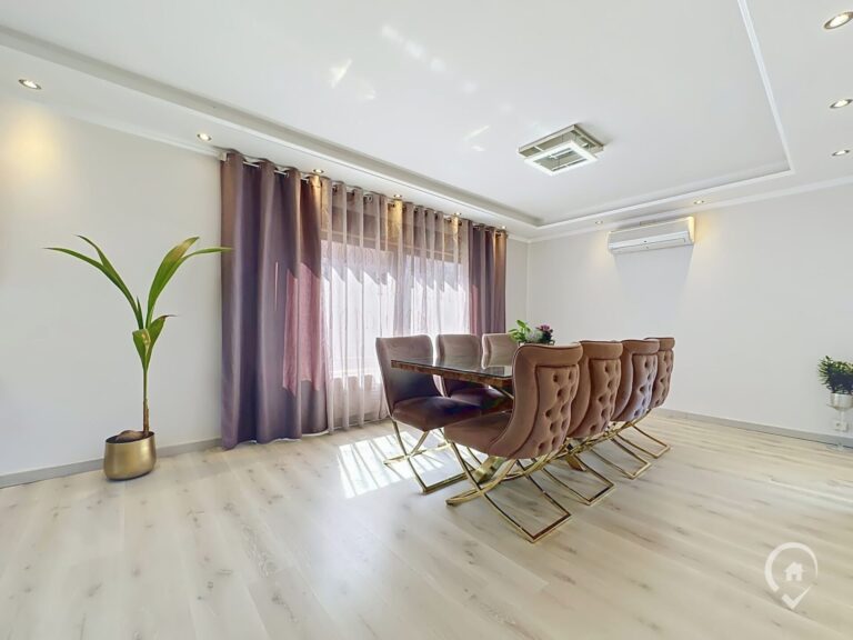 Condrogest - Villa 4 chambres, proche des commodités.
